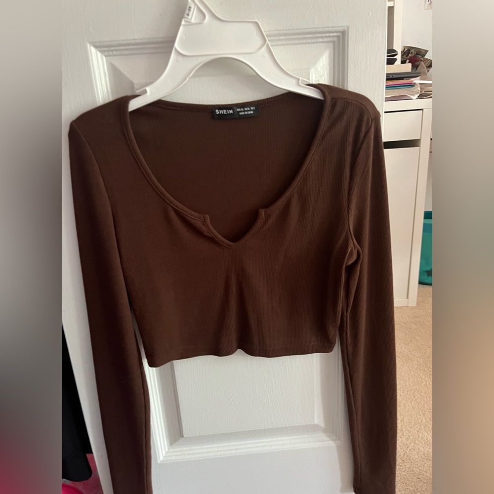 two brown long sleeve crop tops